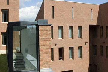 Rodinný dům z cihly Fehnbrand světlečervené stínované
